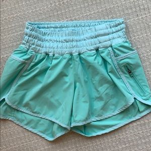 Lululemon Tracker Short 4” Green Size 6